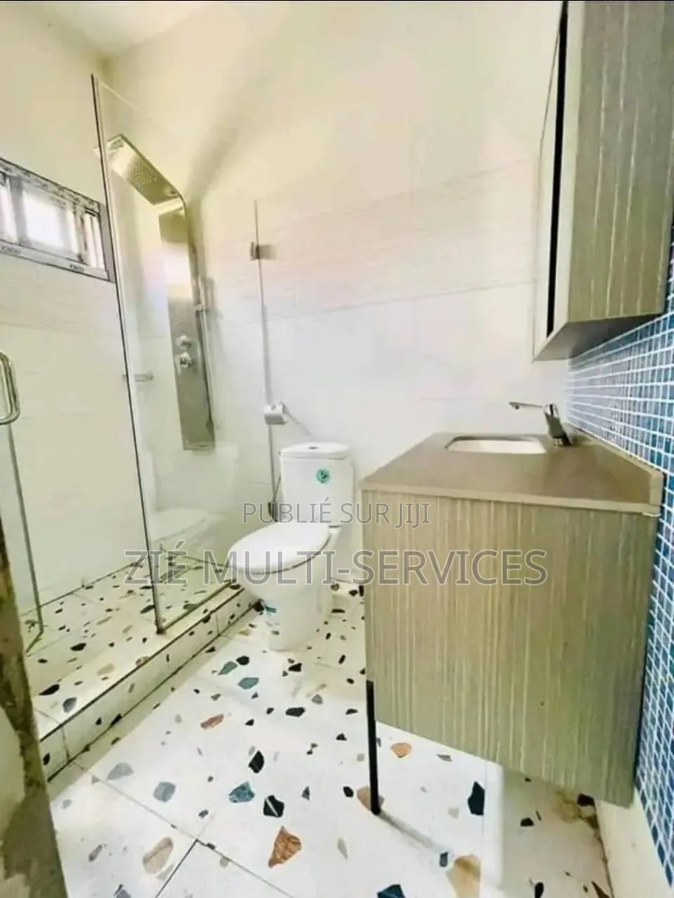 12chbre Duplex dans Zié Multi-Service, Cocody à Vendre