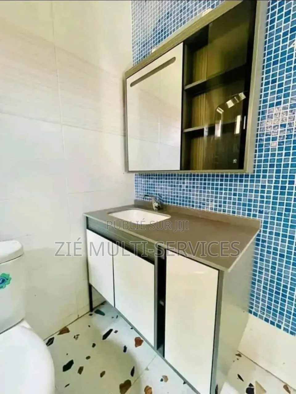 12chbre Duplex dans Zié Multi-Service, Cocody à Vendre