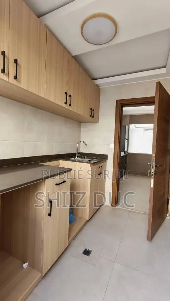 4chbre Villa dans Duc Mohamed, Cocody à Vendre