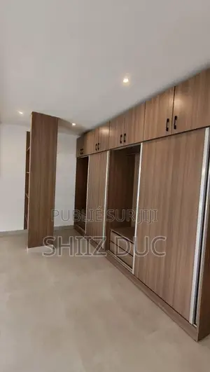 4chbre Villa dans Duc Mohamed, Cocody à Vendre