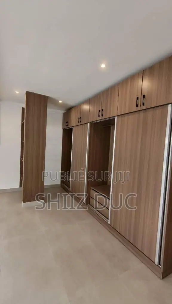 4chbre Villa dans Duc Mohamed, Cocody à Vendre