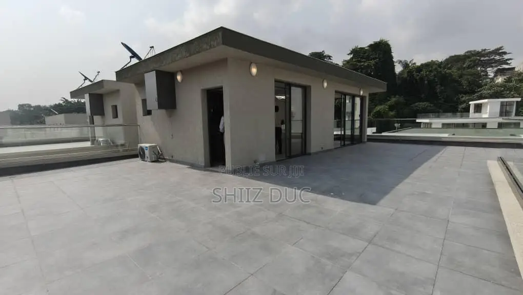 4chbre Villa dans Duc Mohamed, Cocody à Vendre