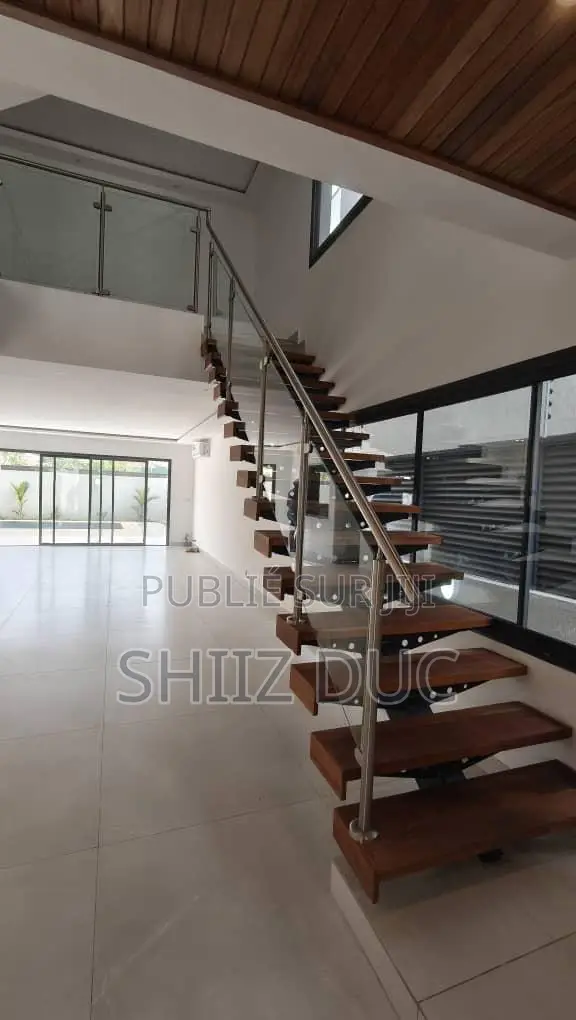 4chbre Villa dans Duc Mohamed, Cocody à Vendre
