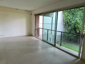 5chbre Villa dans Massa Immobilier, Cocody à Louer