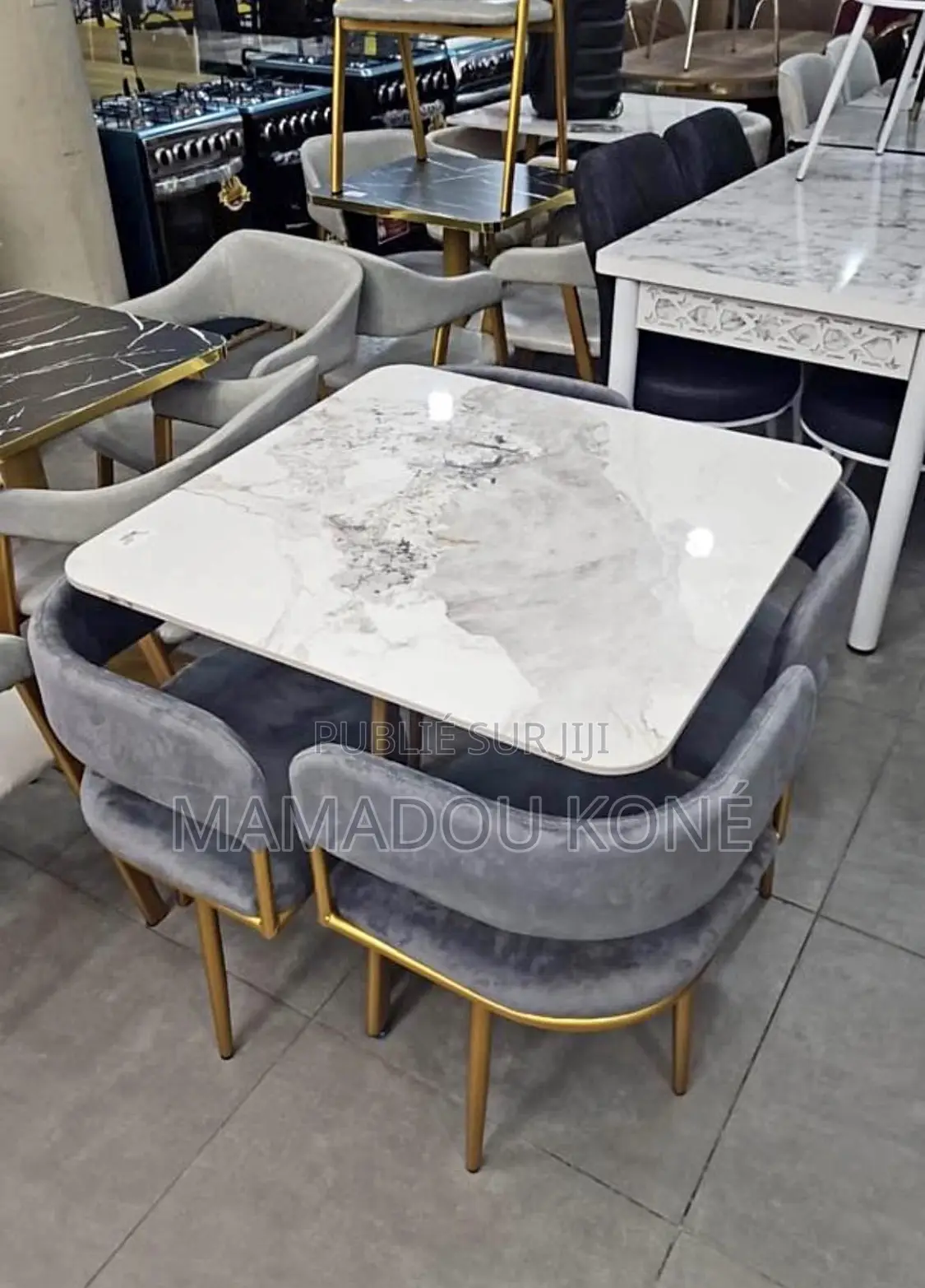 Table De Luxe Importé