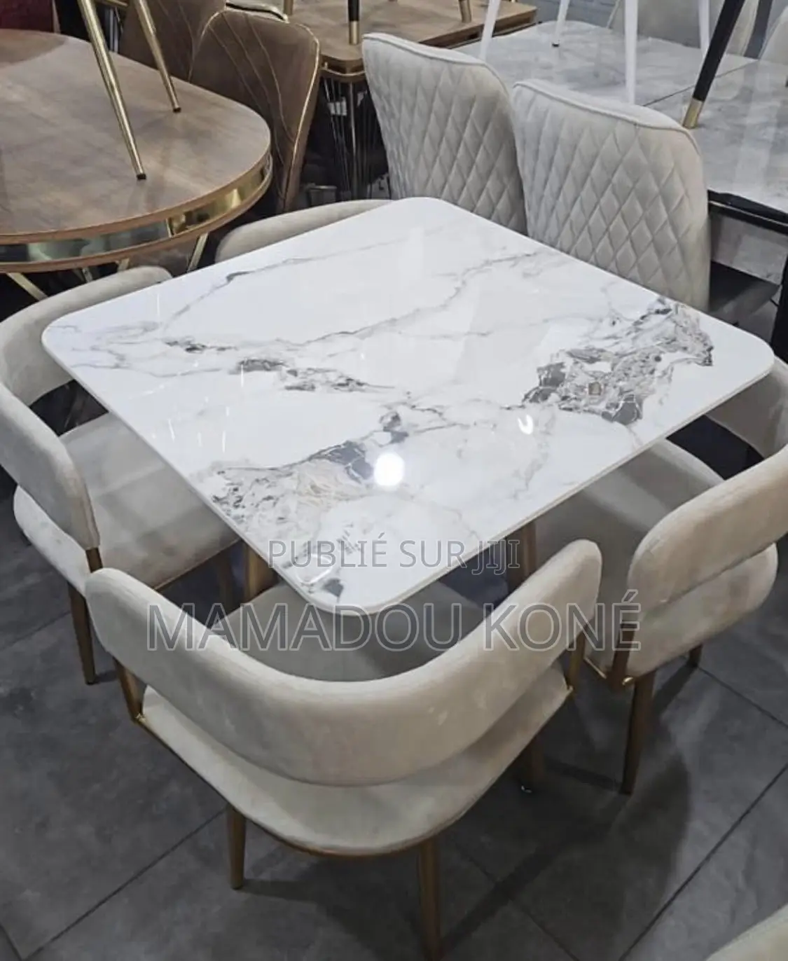 Table De Luxe Importé