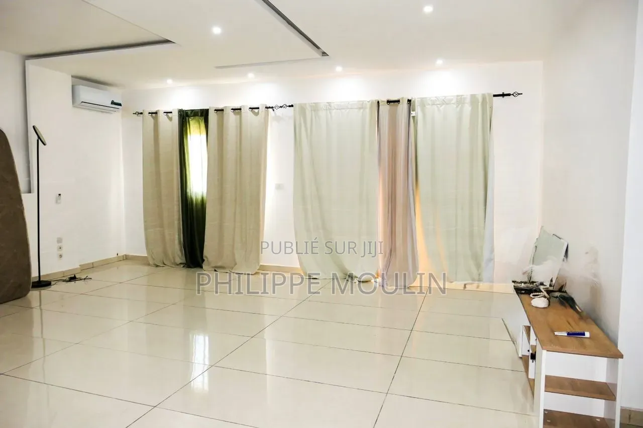 4chbre Villa dans Modeste, Grand-Bassam à Vendre
