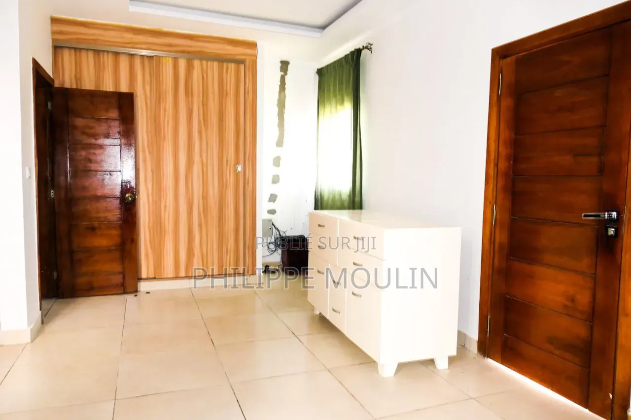 4chbre Villa dans Modeste, Grand-Bassam à Vendre