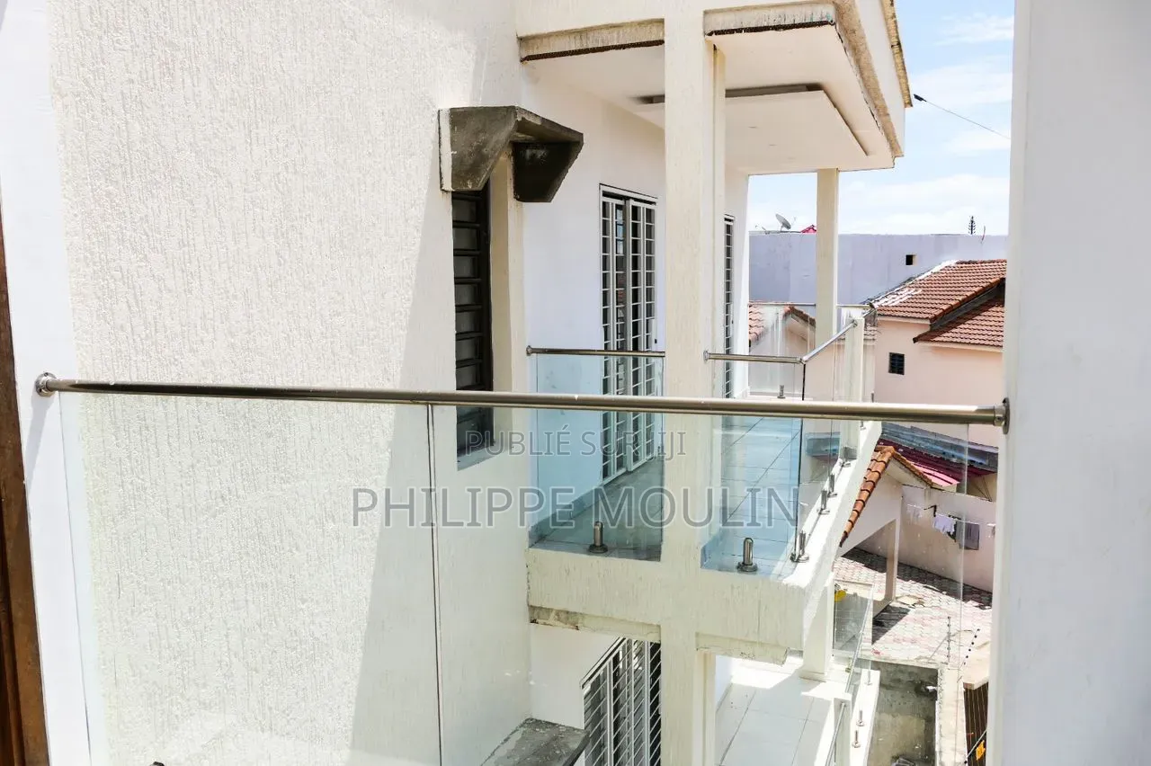 4chbre Villa dans Modeste, Grand-Bassam à Vendre