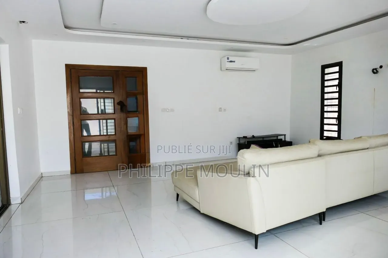 4chbre Villa dans Modeste, Grand-Bassam à Vendre