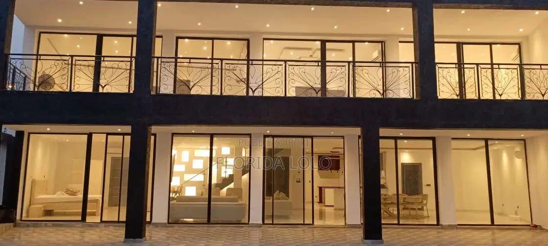 8chbre Duplex dans Florida Lolo, Cocody à Louer