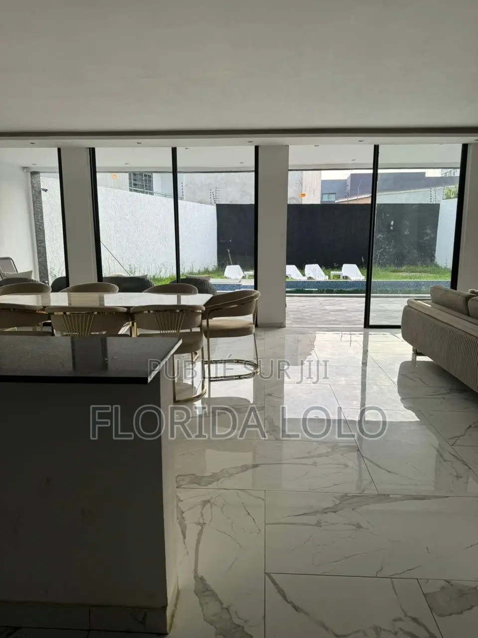 8chbre Duplex dans Florida Lolo, Cocody à Louer