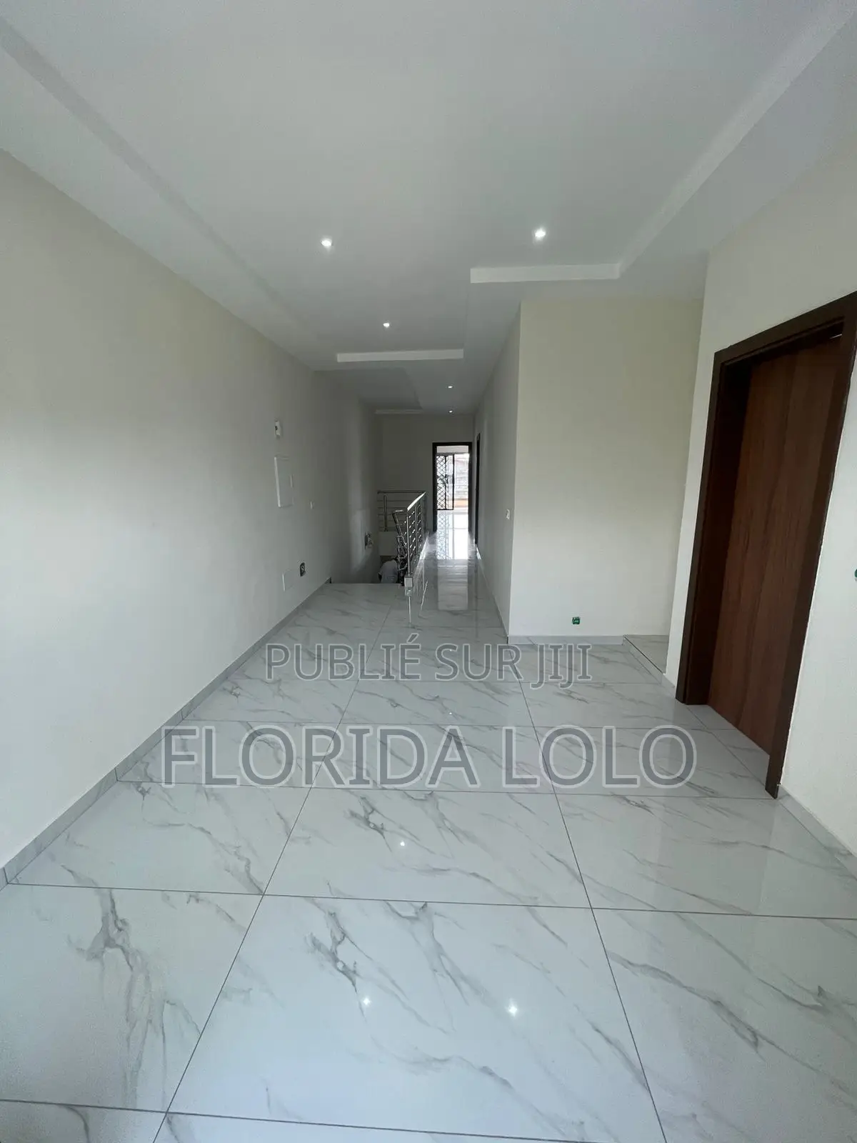 4chbre Duplex dans Florida Lolo, Cocody à Louer