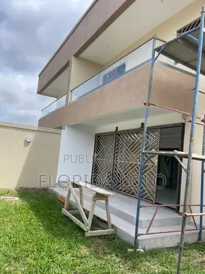 4chbre Duplex dans Florida Lolo, Cocody à Louer