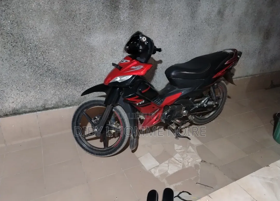 TVS Rockz 125 2023 Rouge