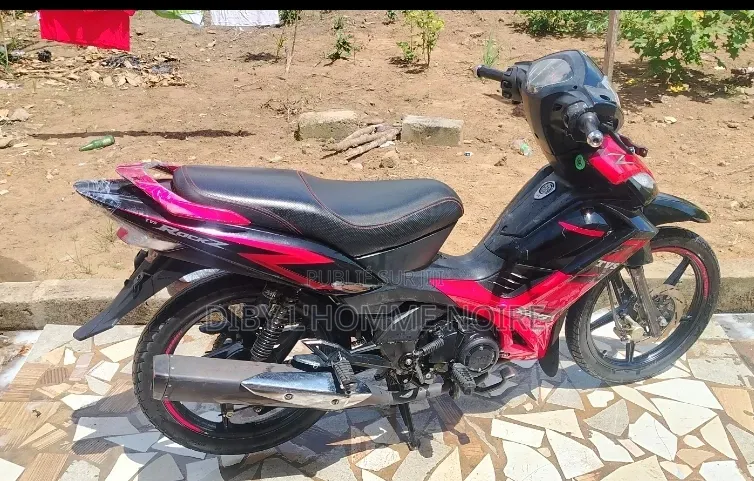 TVS Rockz 125 2023 Rouge