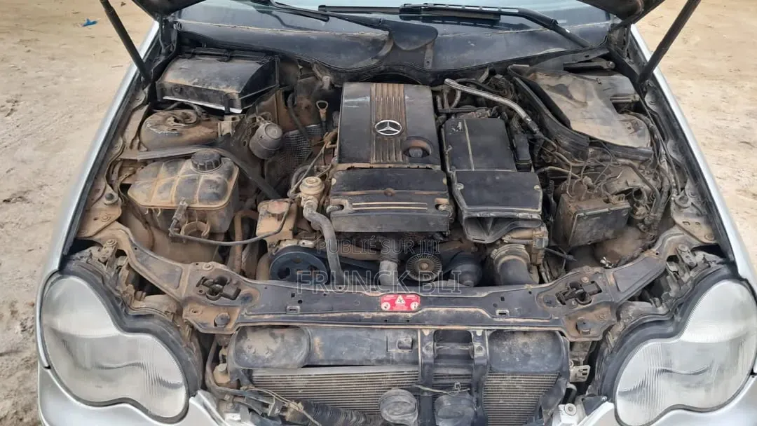 Mercedes-Benz C230 2000 Gris