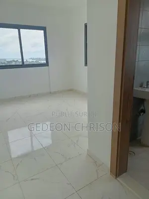 3chbre Appartement dans Cocody à Vendre