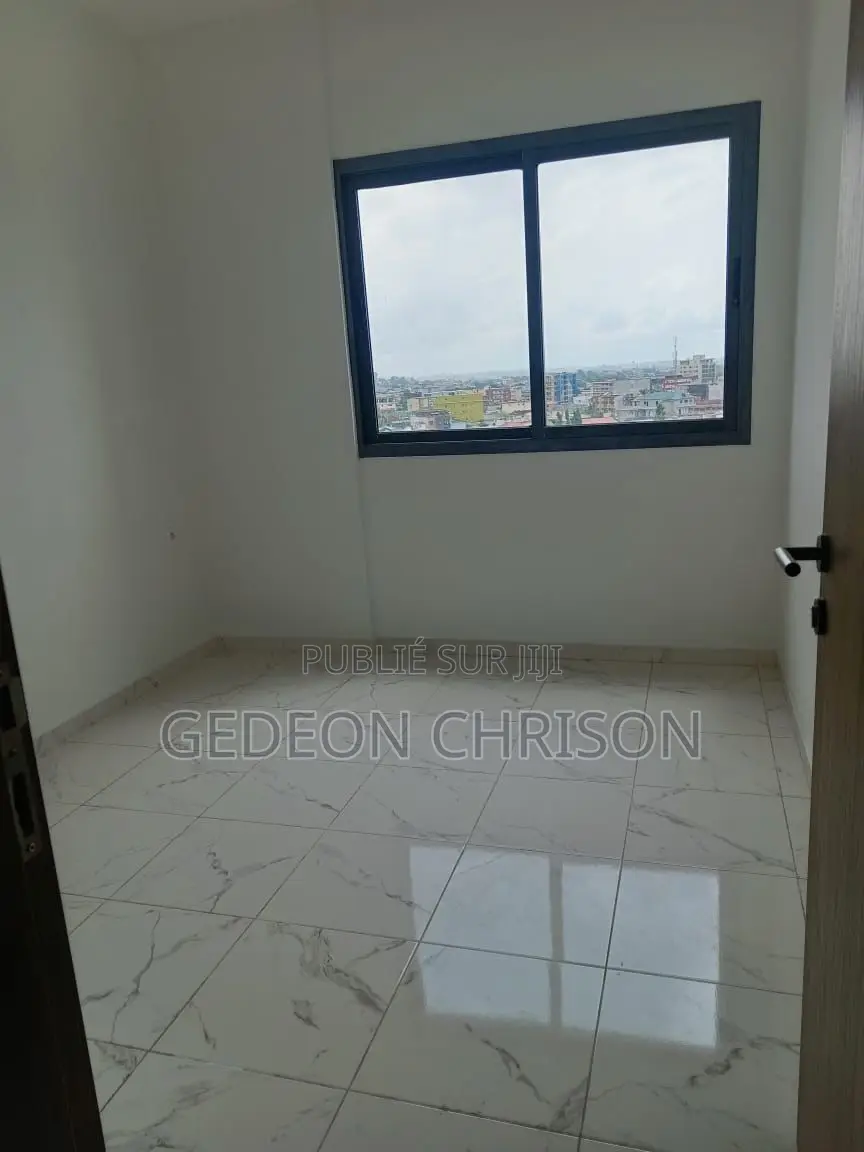 3chbre Appartement dans Cocody à Vendre