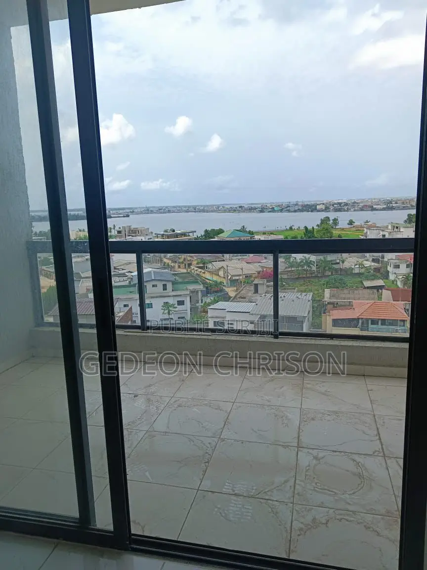 3chbre Appartement dans Cocody à Vendre