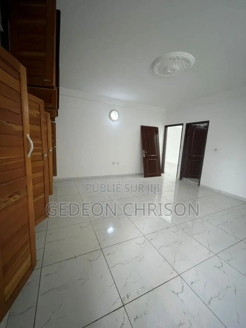 2chbre Appartement dans Cocody à Vendre