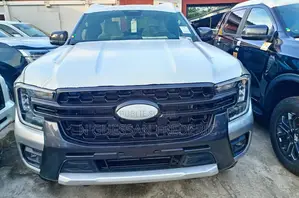 Nouveau Ford Ranger 2025 Gris