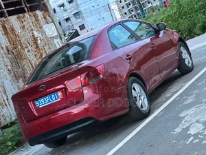 Kia Cerato 2015 Bordeaux