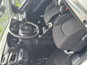 Nouveau Toyota Starlet 2025 Argenté