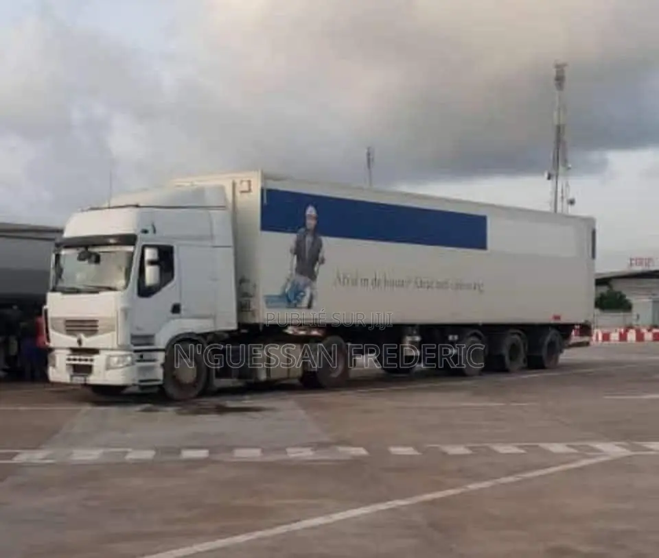 Location Camion Carrosserie 35 Tonnes Pour Le Transport De Marchandise