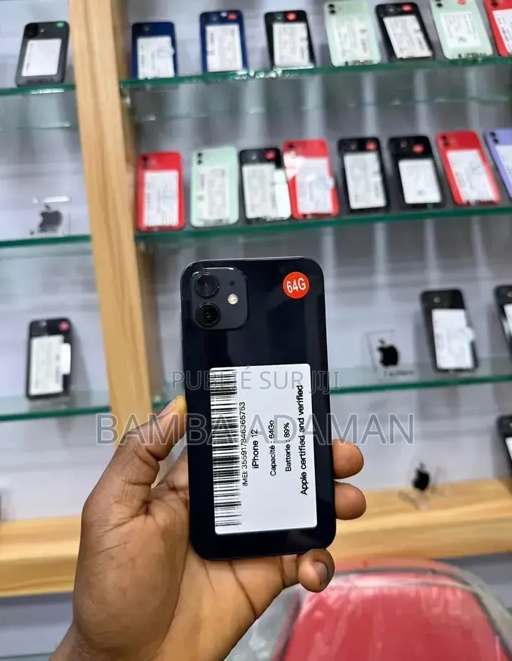 Nouveau Apple iPhone 12 64 GB Noir