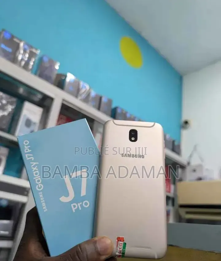 Nouveau Samsung Galaxy J7 32 GB Gris
