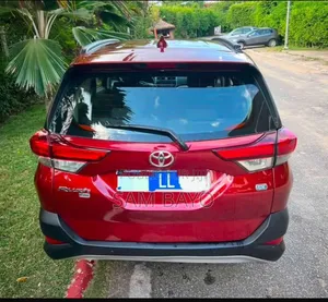 Toyota Rush 2022 Bordeaux