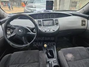Nissan Primera 2003 Gris