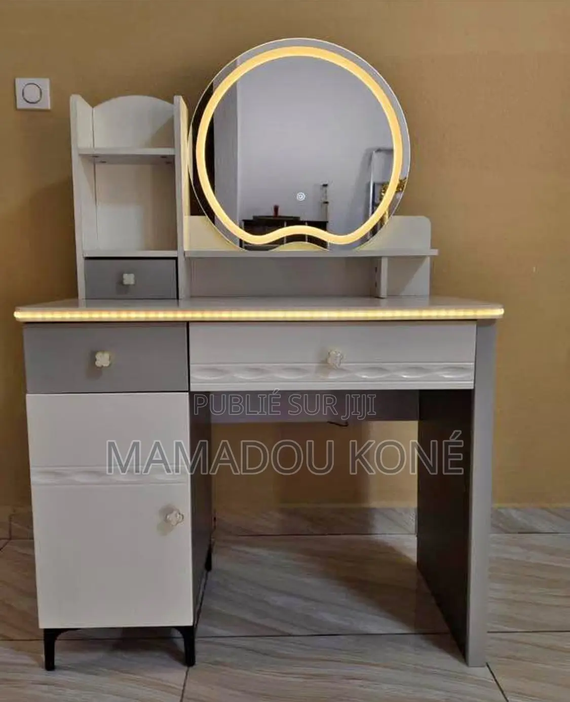 Coiffeuse Importer