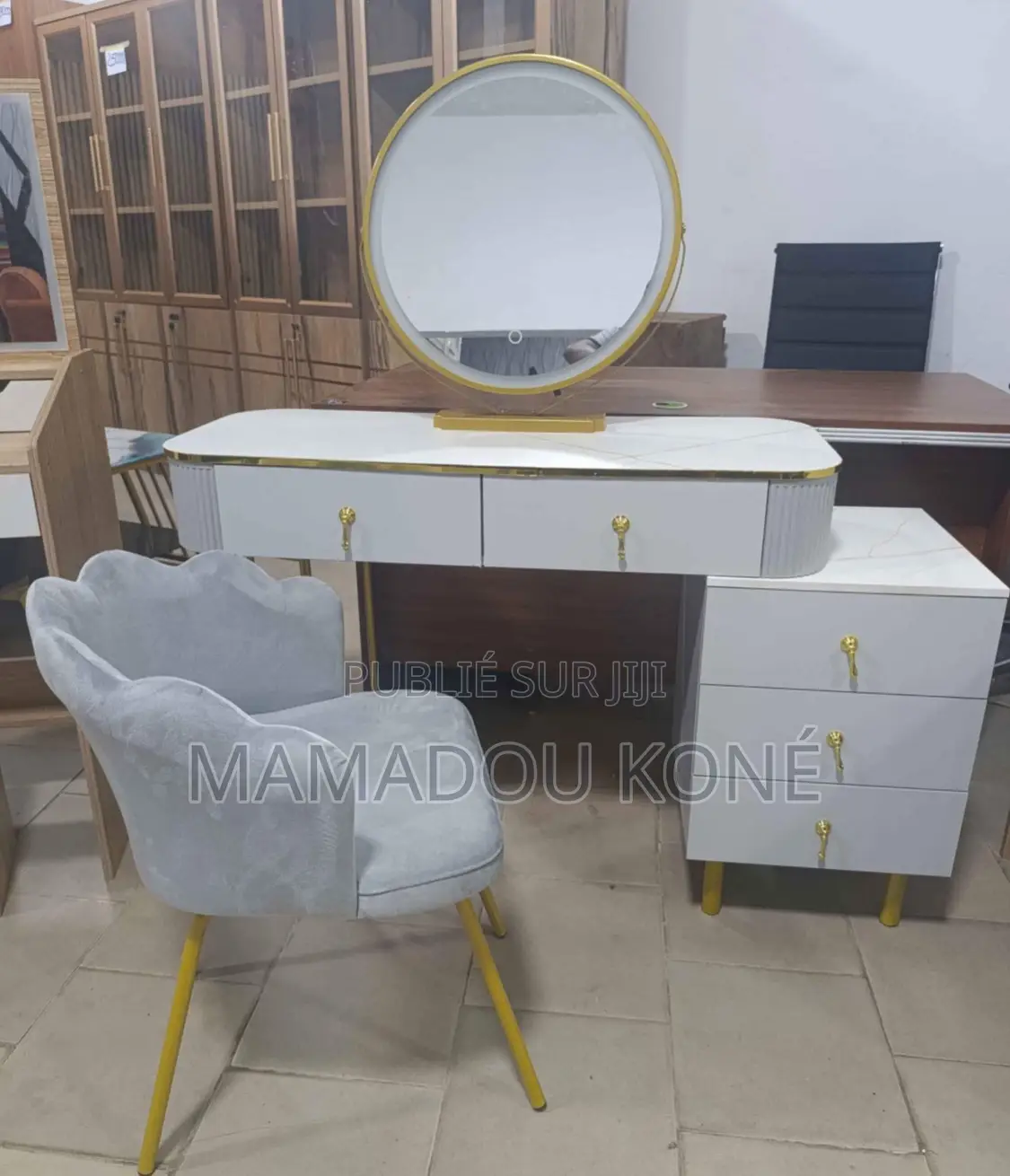 Coiffeuse Importer