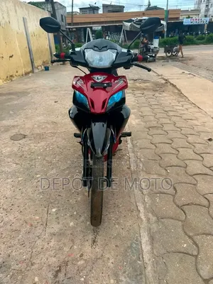 Nouveau TVS Rockz 125 2025 Rouge