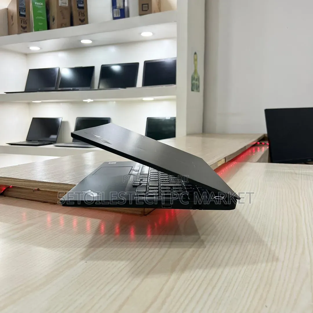 Nouveau Lenovo ThinkPad E15 8GB Intel Core i3 SSD 256GB