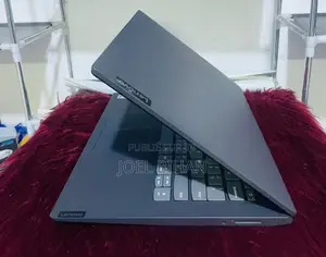 Ordinateur portable Lenovo 300e 8GB Intel Core i3 SSD 256GB