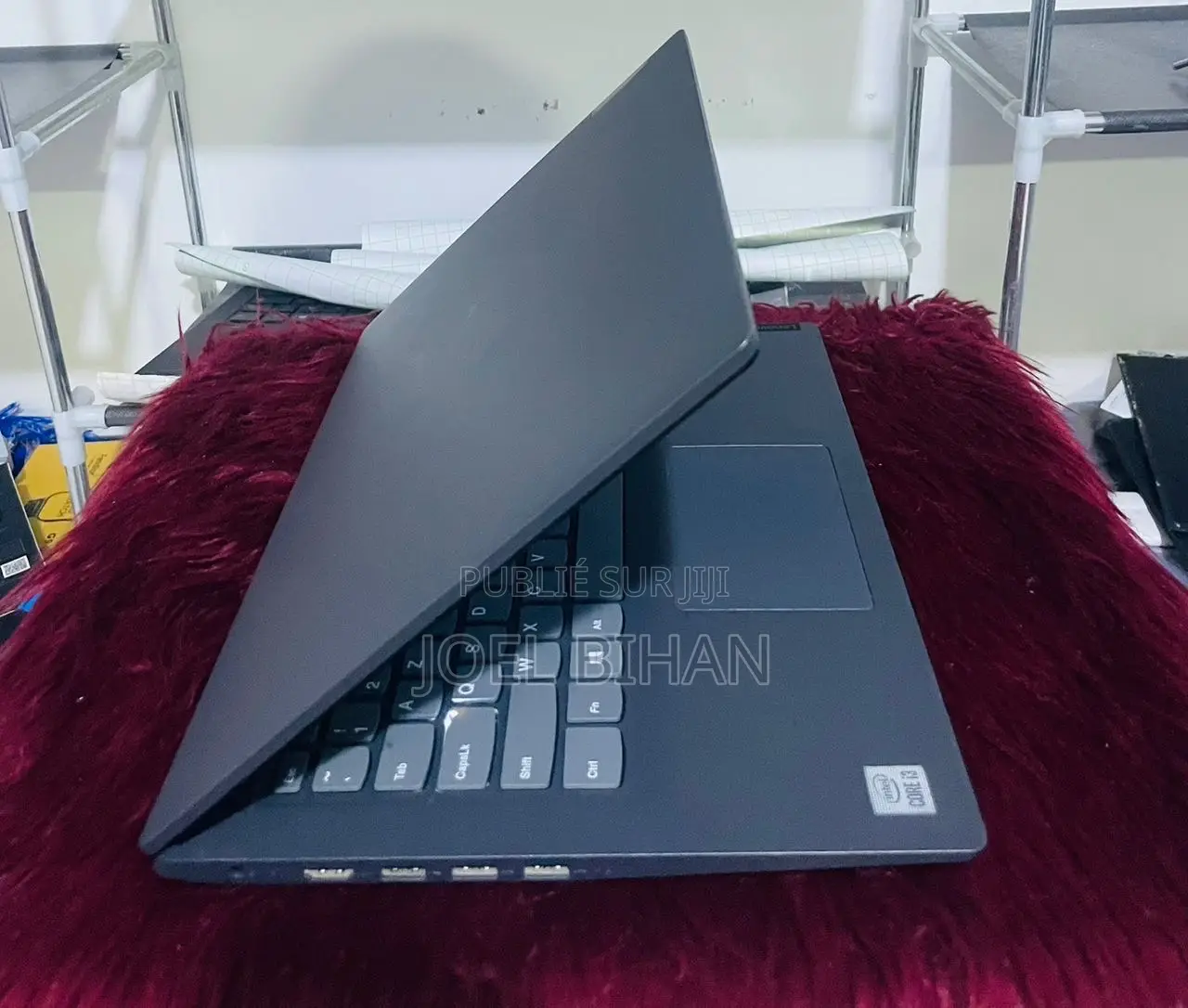 Ordinateur portable Lenovo 300e 8GB Intel Core i3 SSD 256GB