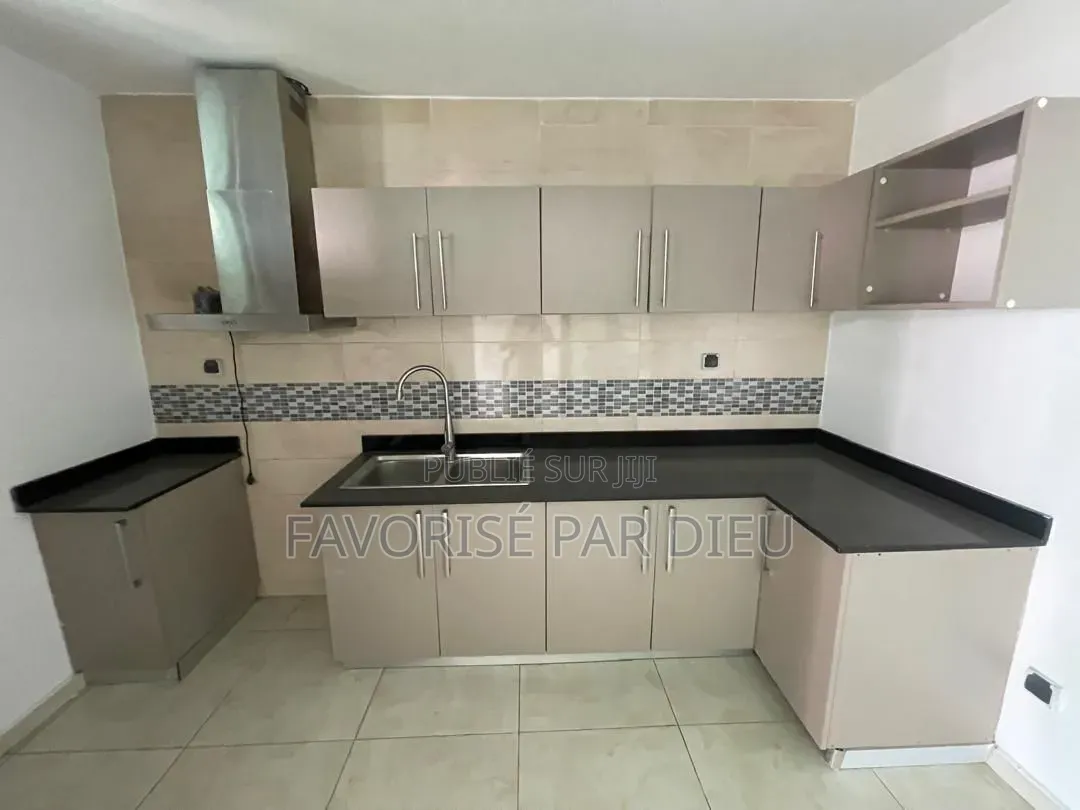 3chbre Maison dans Cocody à Vendre