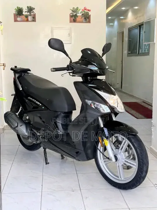 Nouveau Yamaha DT125 2025 Noir