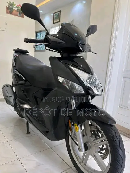 Nouveau Yamaha DT125 2025 Noir