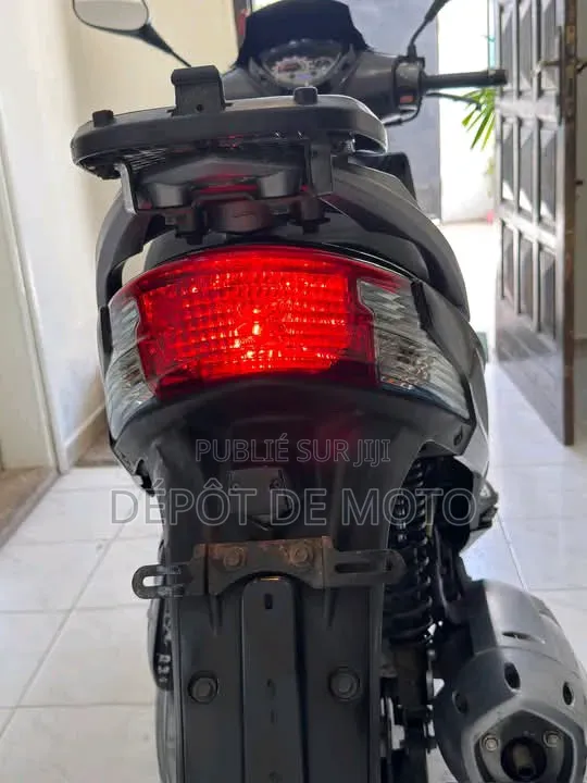Nouveau Yamaha DT125 2025 Noir