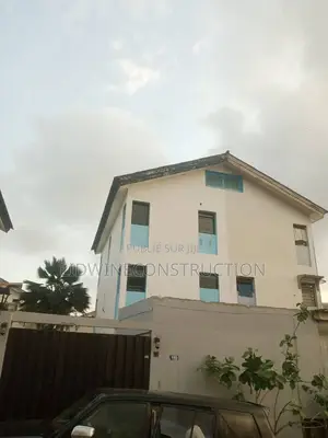 3chbre Villa dans Cocody à Vendre
