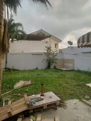 3chbre Villa dans Cocody à Vendre