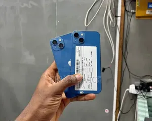 Nouveau Apple iPhone 13 128 GB Bleu