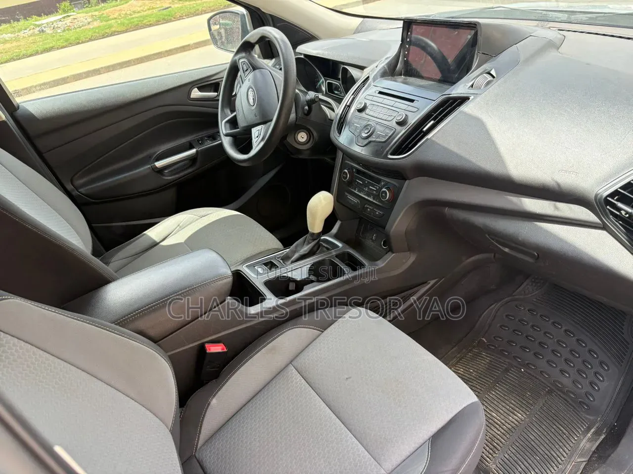 Ford Escape 2018 Gris