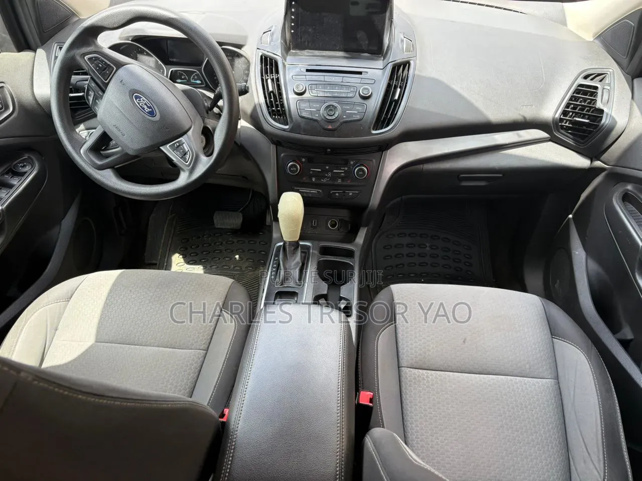 Ford Escape 2018 Gris