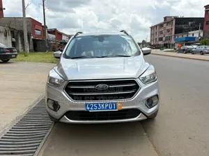 Ford Escape 2018 Gris