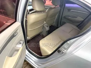 Honda FR-V 2011 Gris